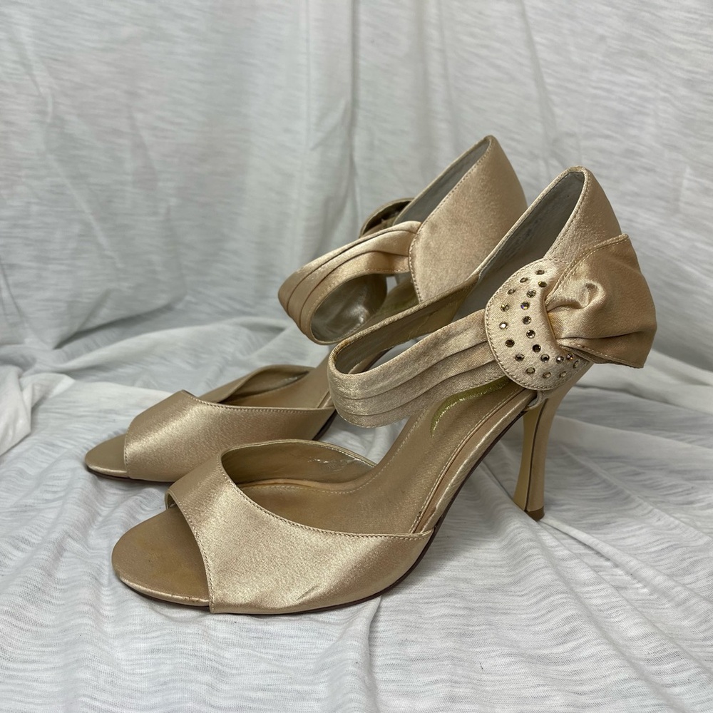 Nina Gold Elegant Satin Peep-Toe Heels